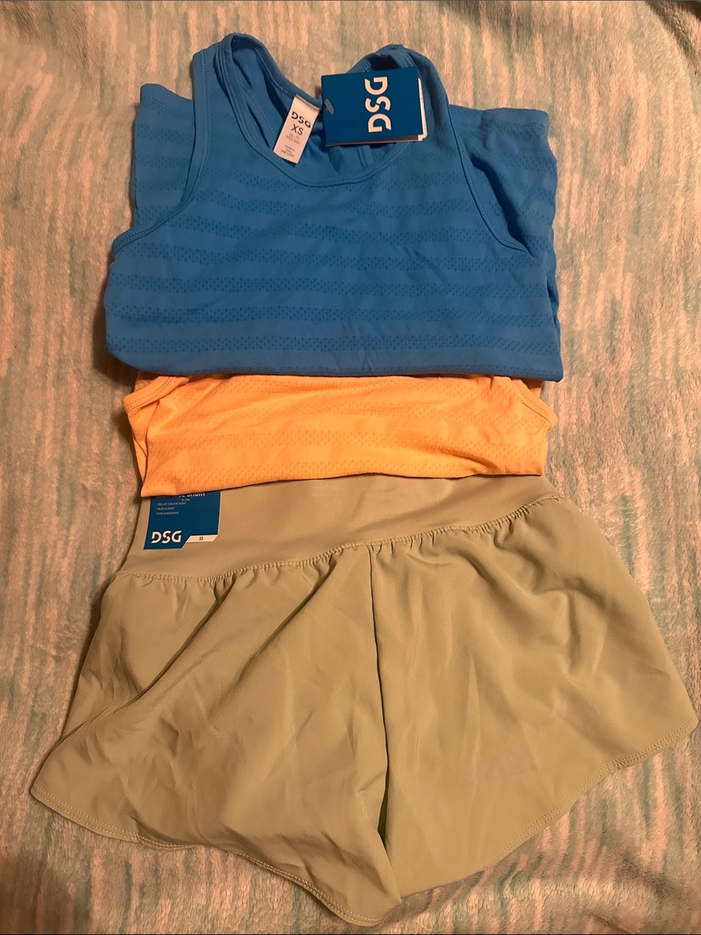 DSG Tri-Color Active Set in Blue, Peach & Light Green girls XS
